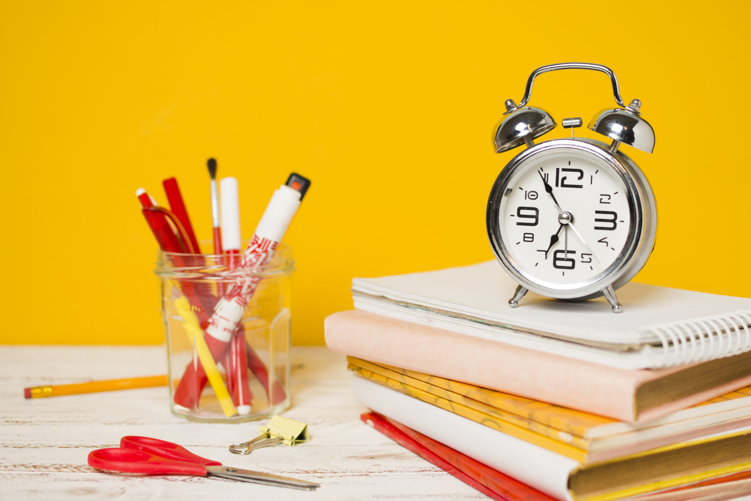 HOW TO EFFECTIVELY MANAGE YOUR TIME WHEN STUDYING AND WORKING